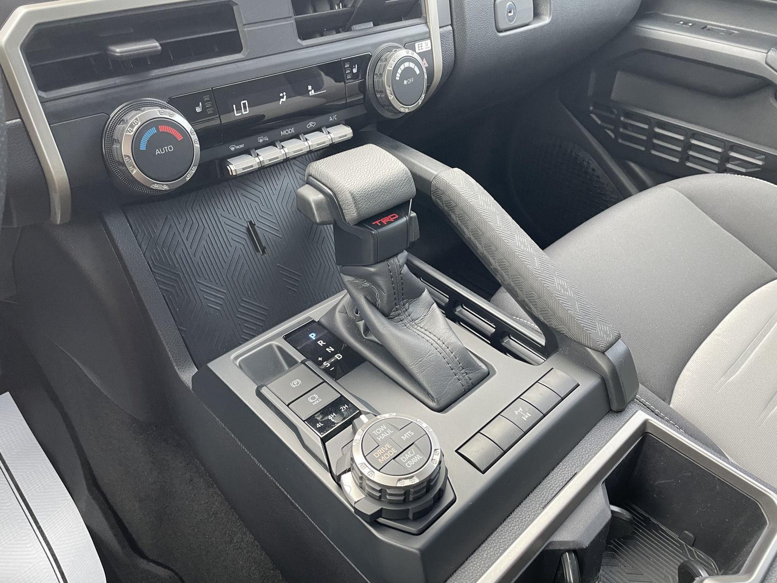 Vehicle photo 30