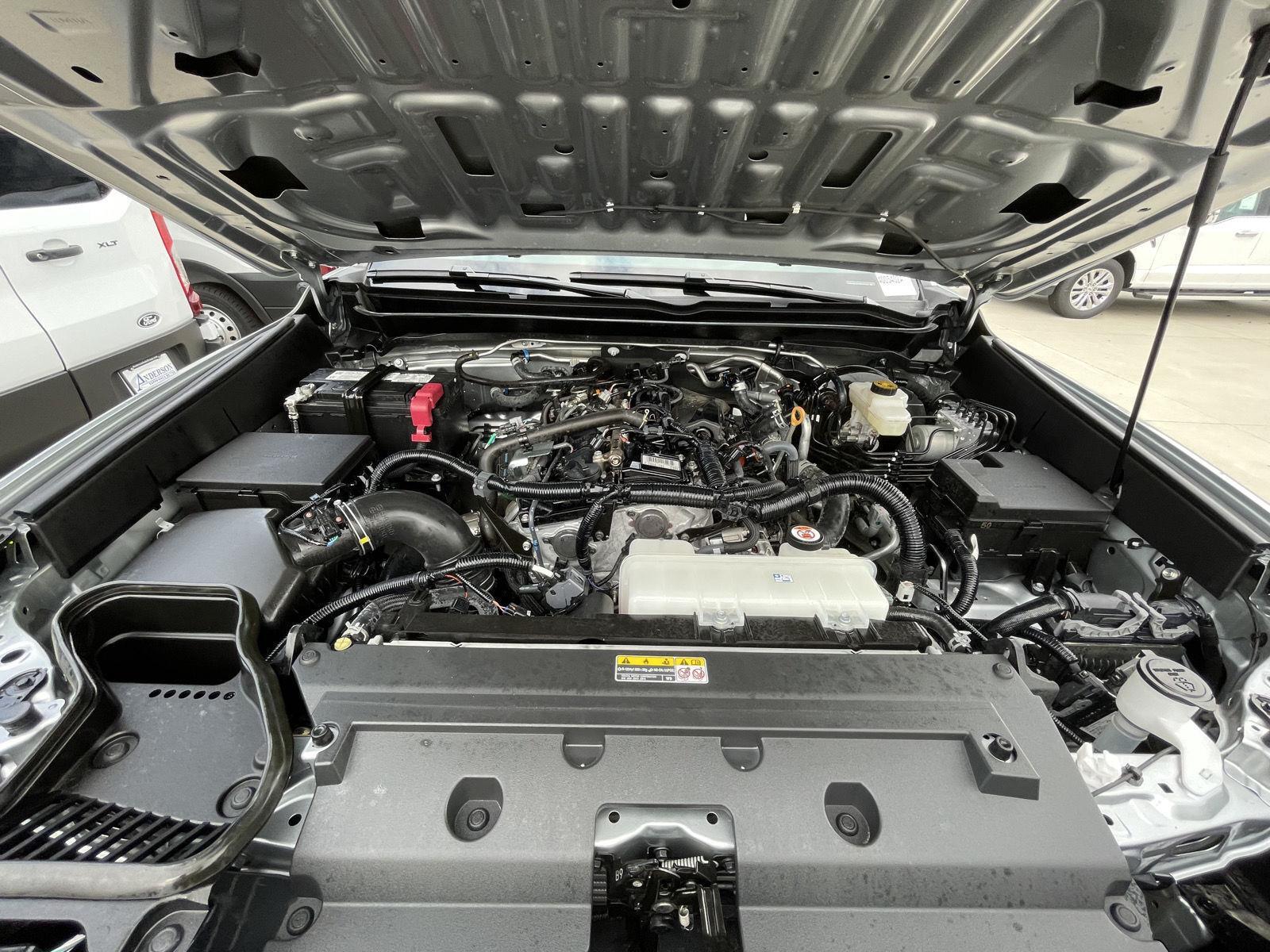 Vehicle photo 34