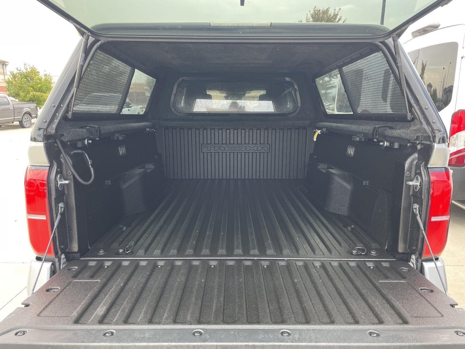 Vehicle photo 35