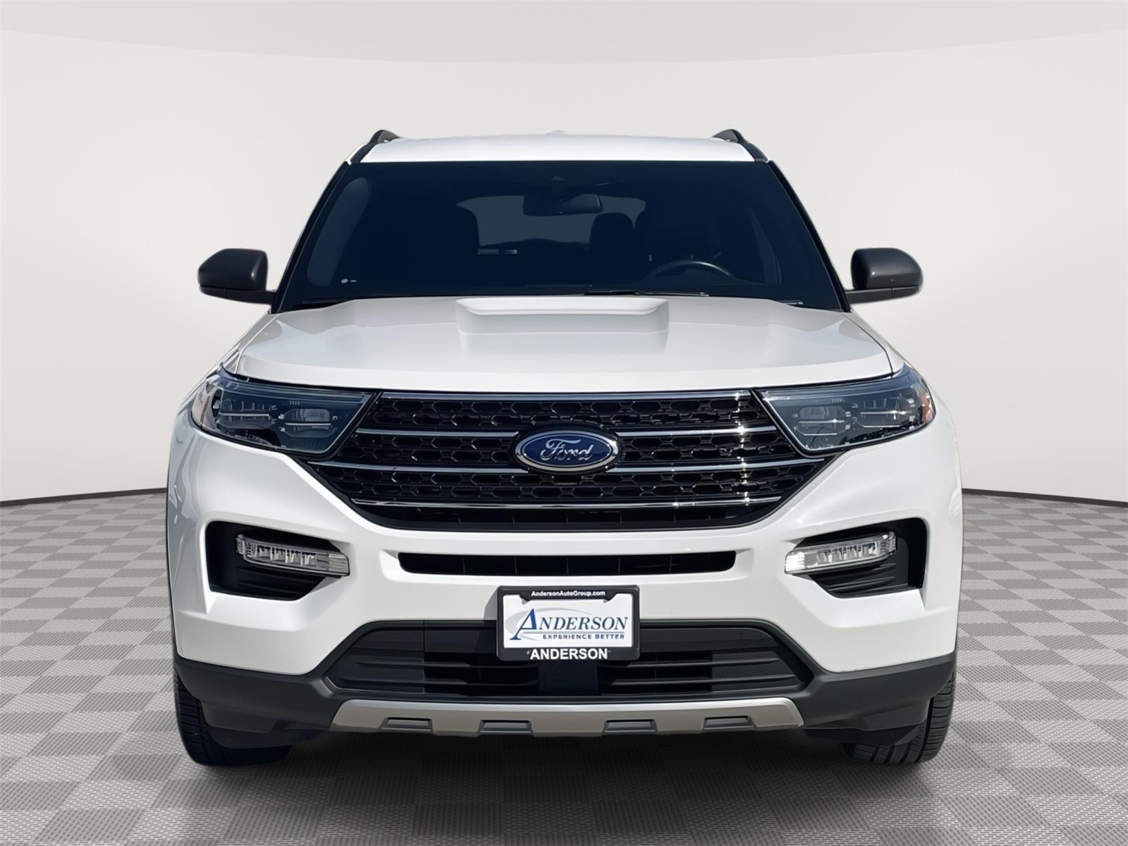 Vehicle photo 4