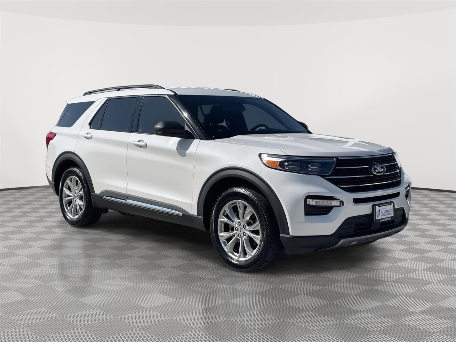 Vehicle photo 5