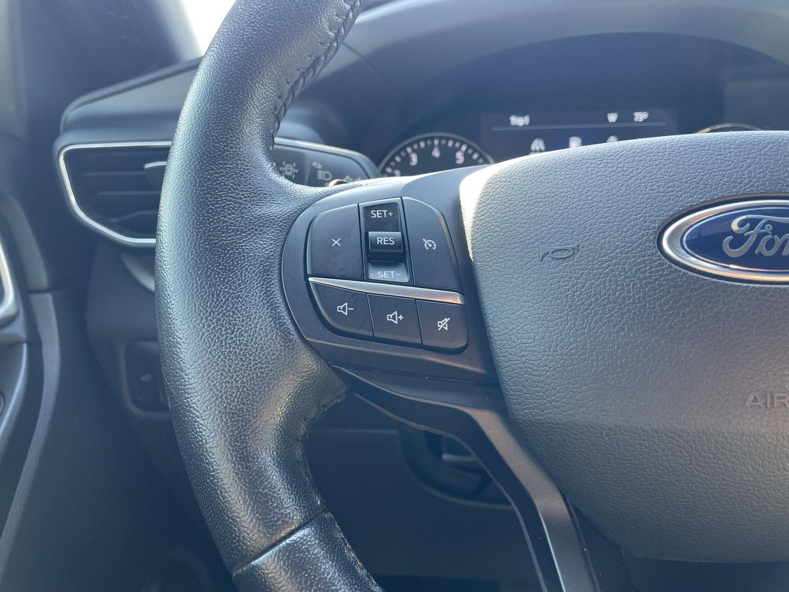 Vehicle photo 13