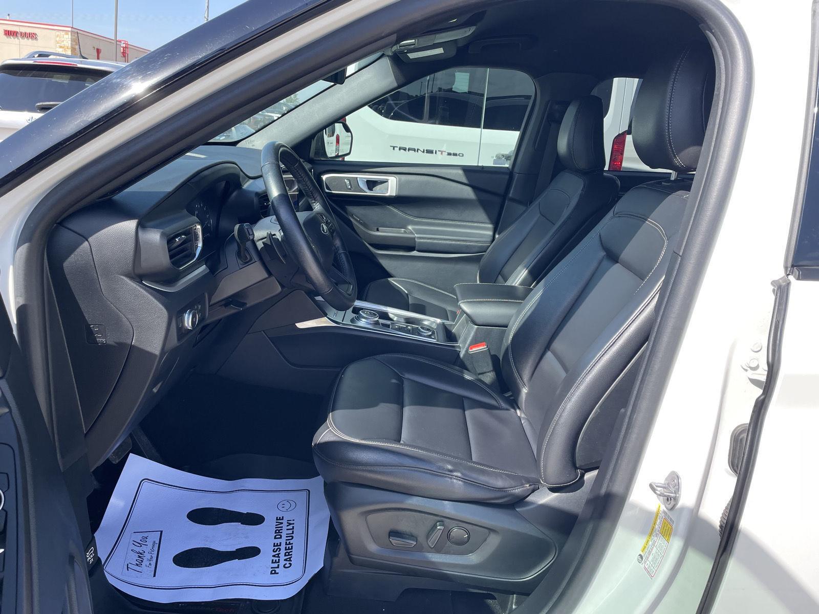 Vehicle photo 17