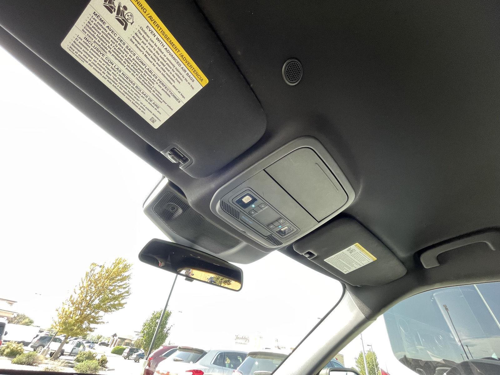 Vehicle photo 22