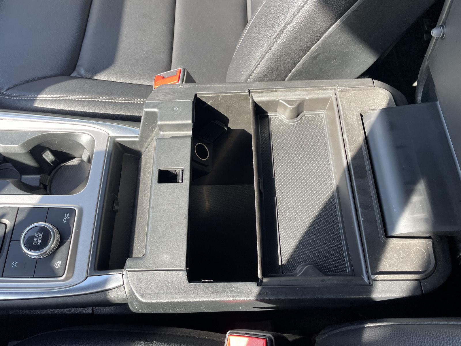 Vehicle photo 30