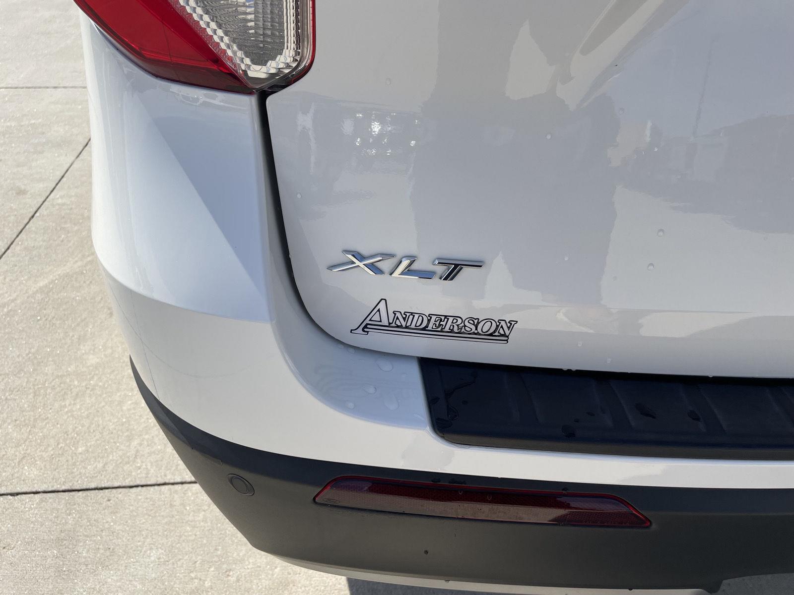 Vehicle photo 37