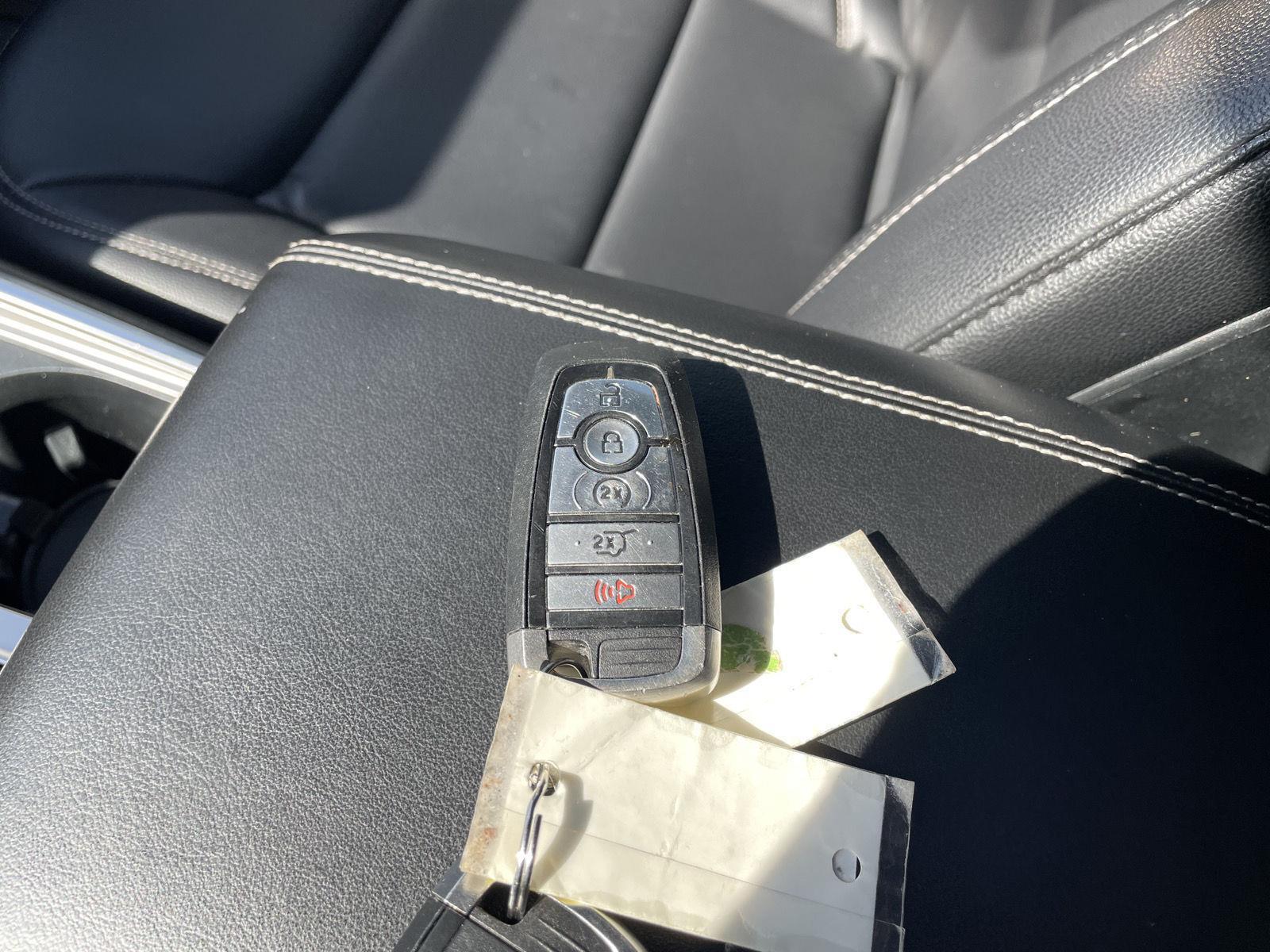 Vehicle photo 38