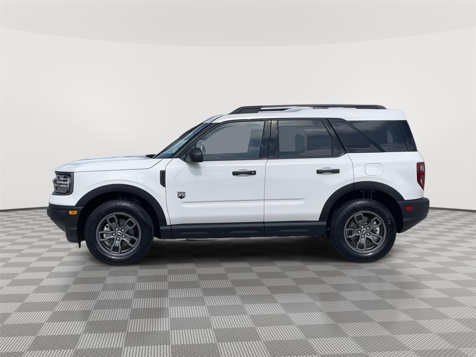 Vehicle photo 2