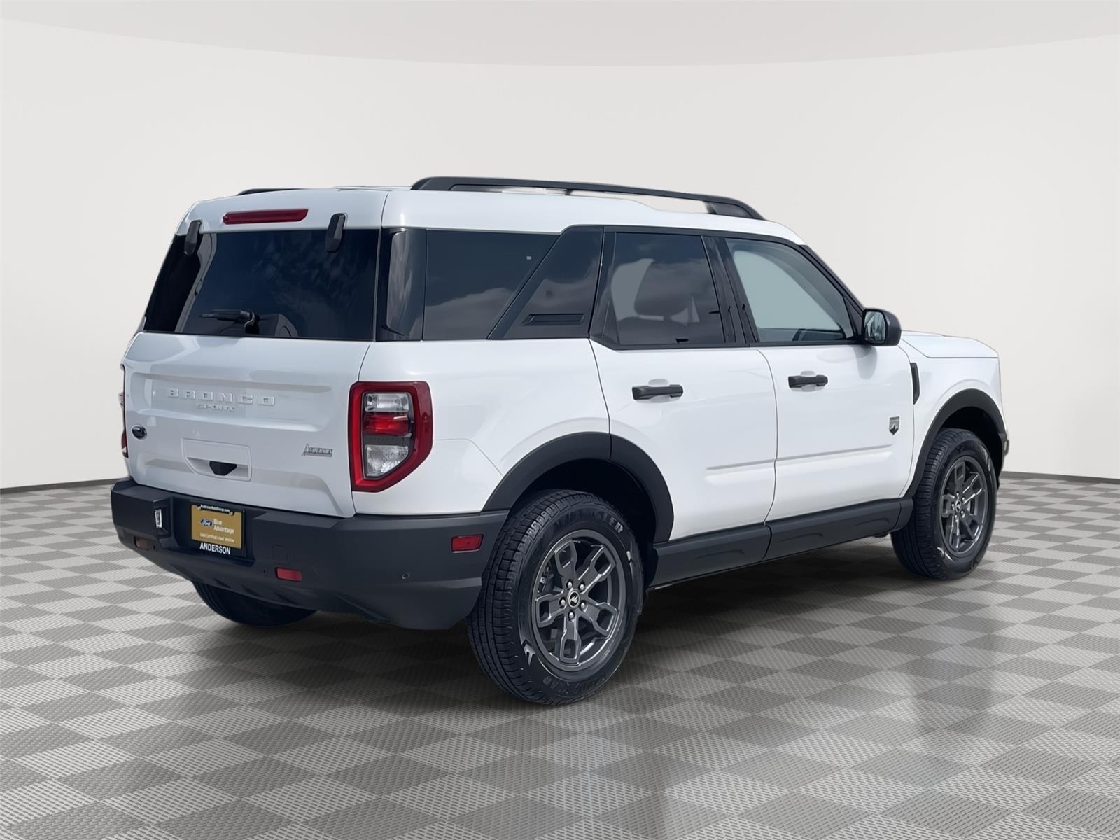 Vehicle photo 7