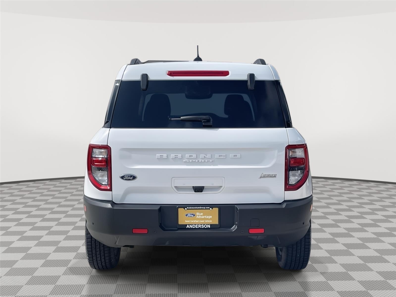 Vehicle photo 8