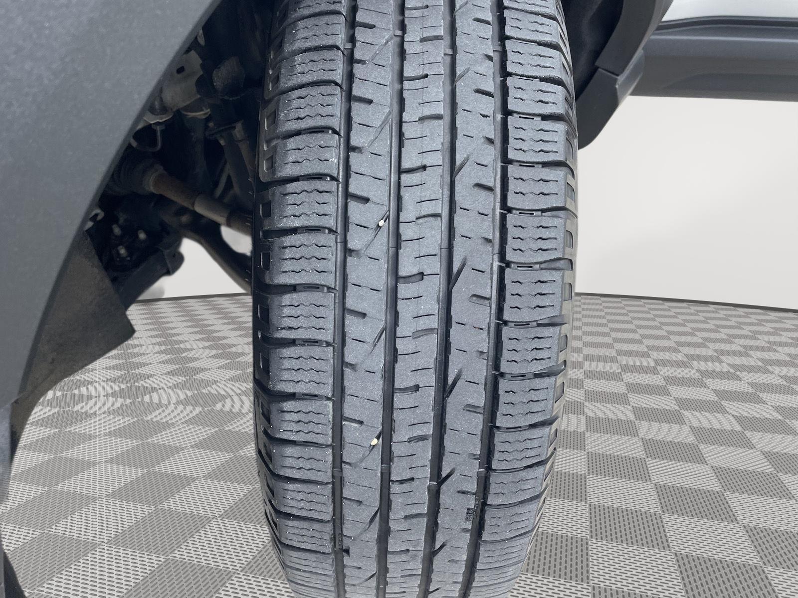 Vehicle photo 11