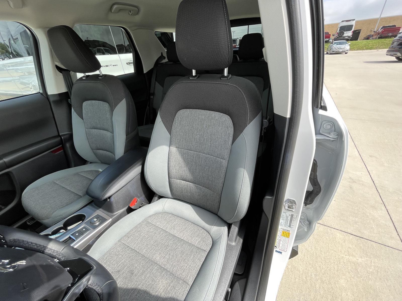Vehicle photo 18