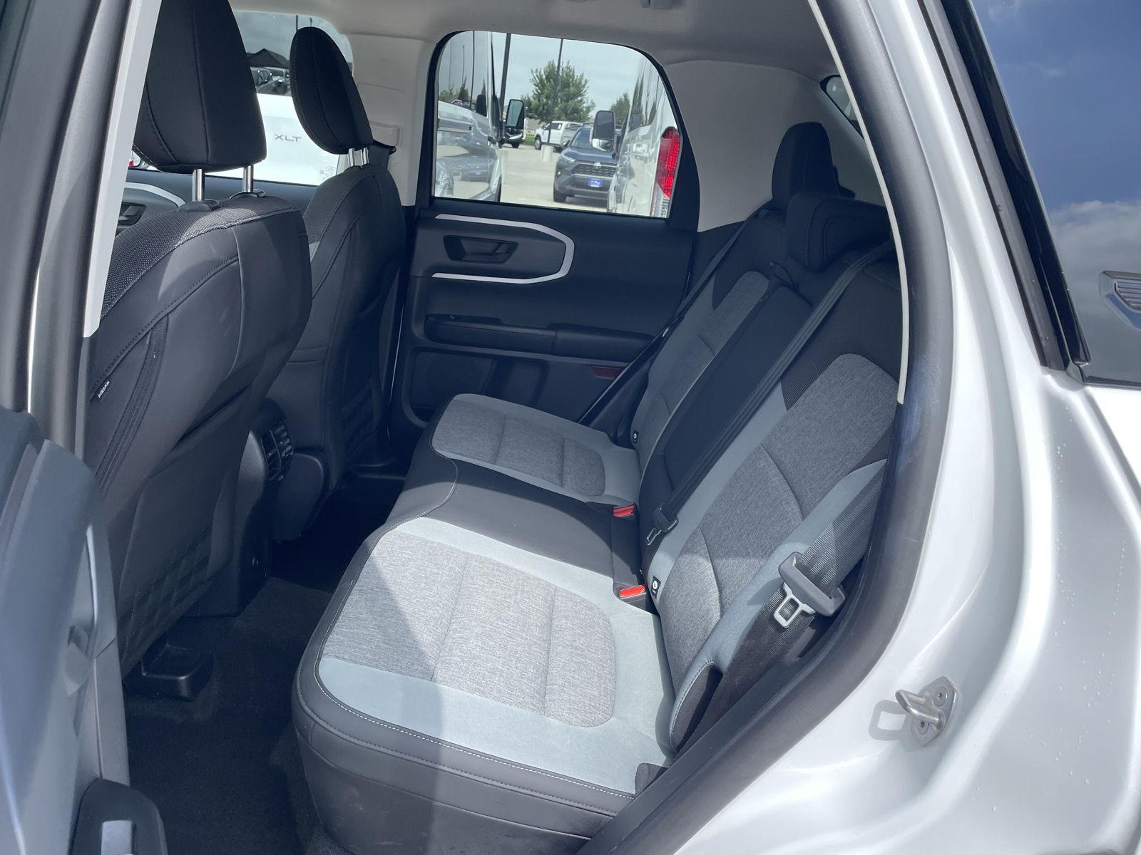 Vehicle photo 20