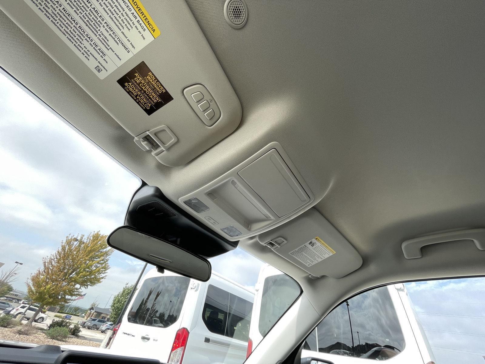 Vehicle photo 21