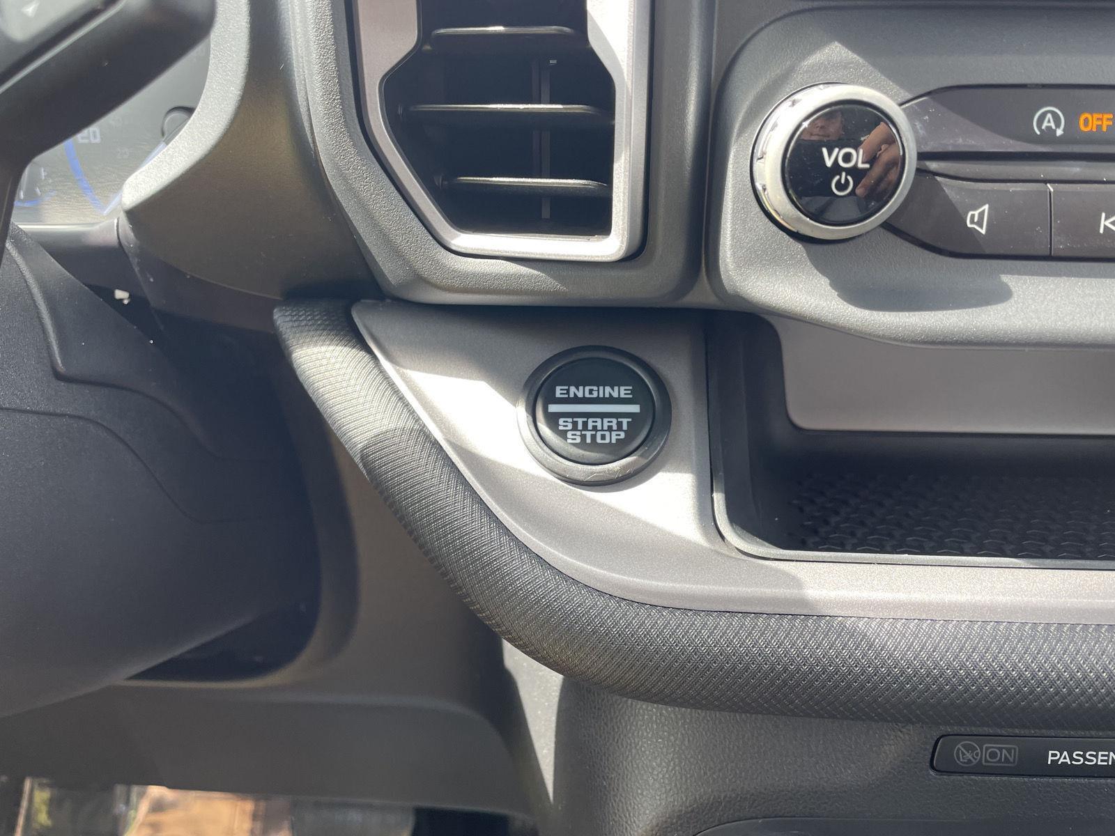 Vehicle photo 25