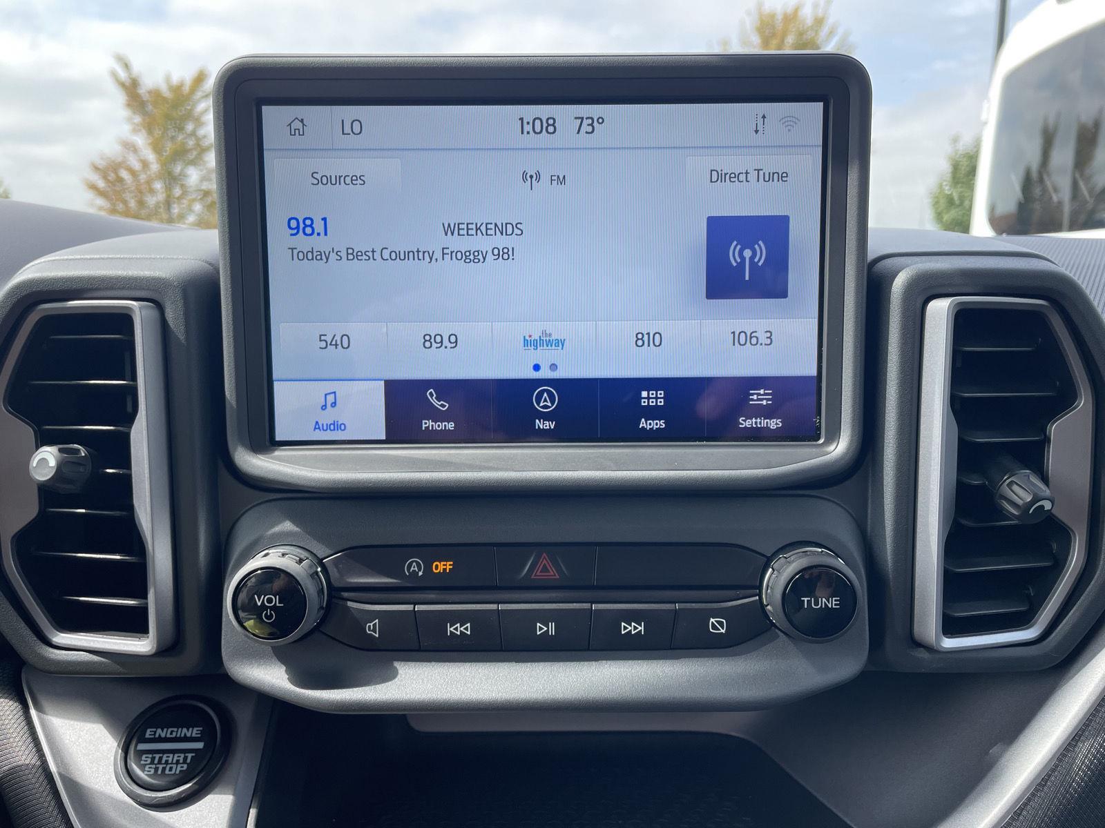 Vehicle photo 26