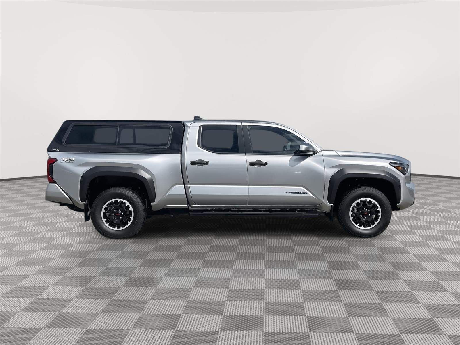 Vehicle photo 6