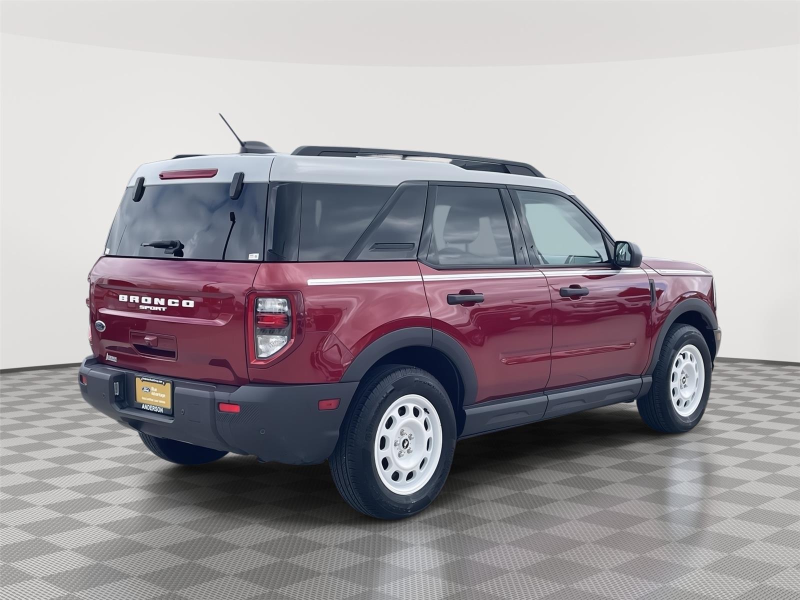 Vehicle photo 7