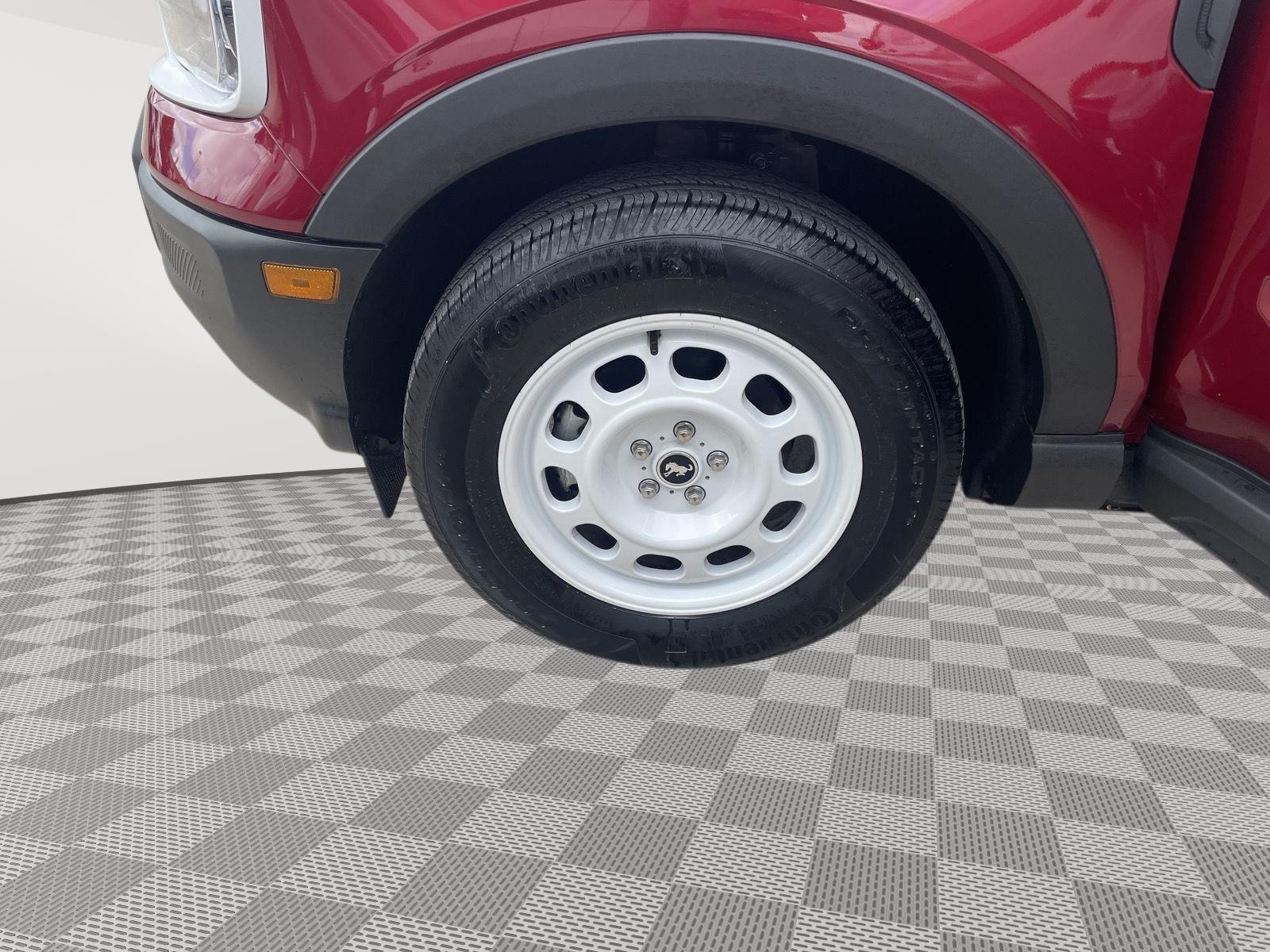 Vehicle photo 10