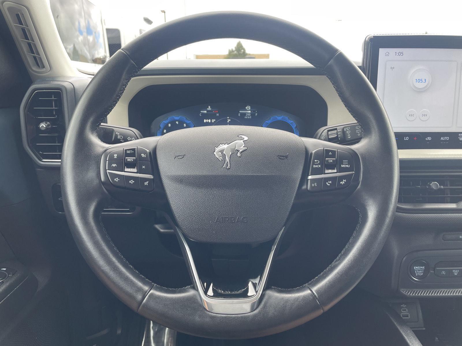 Vehicle photo 12