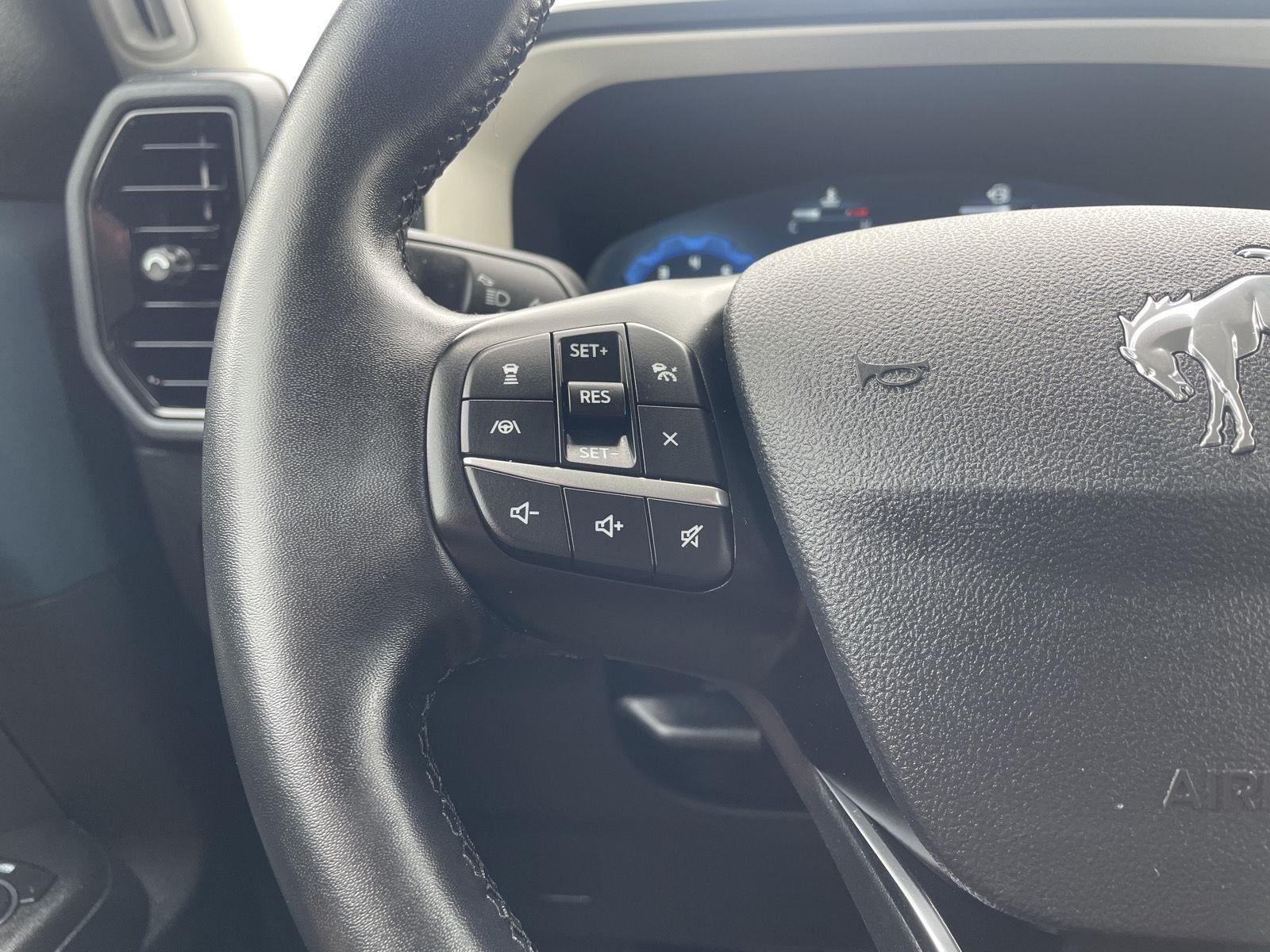 Vehicle photo 13