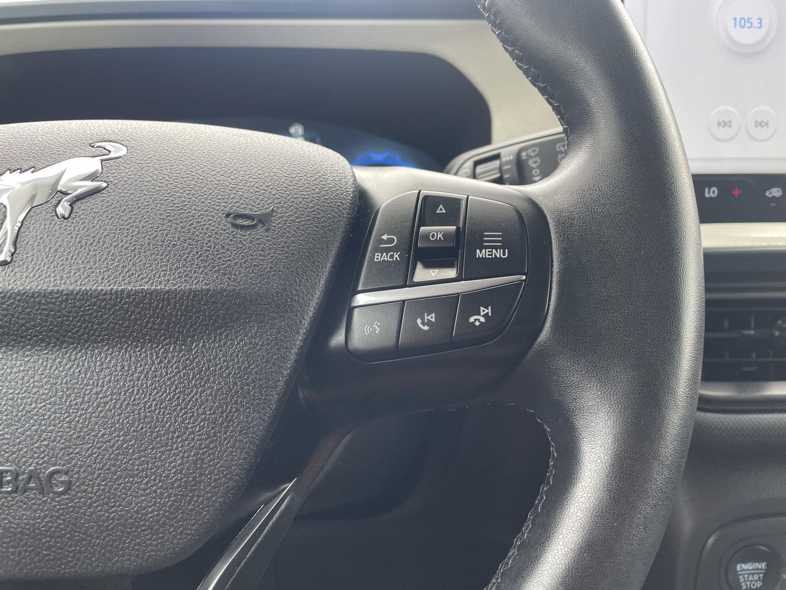 Vehicle photo 14