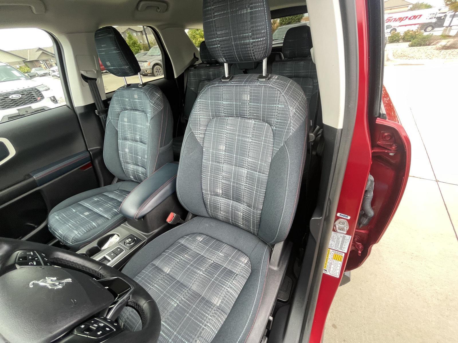 Vehicle photo 18