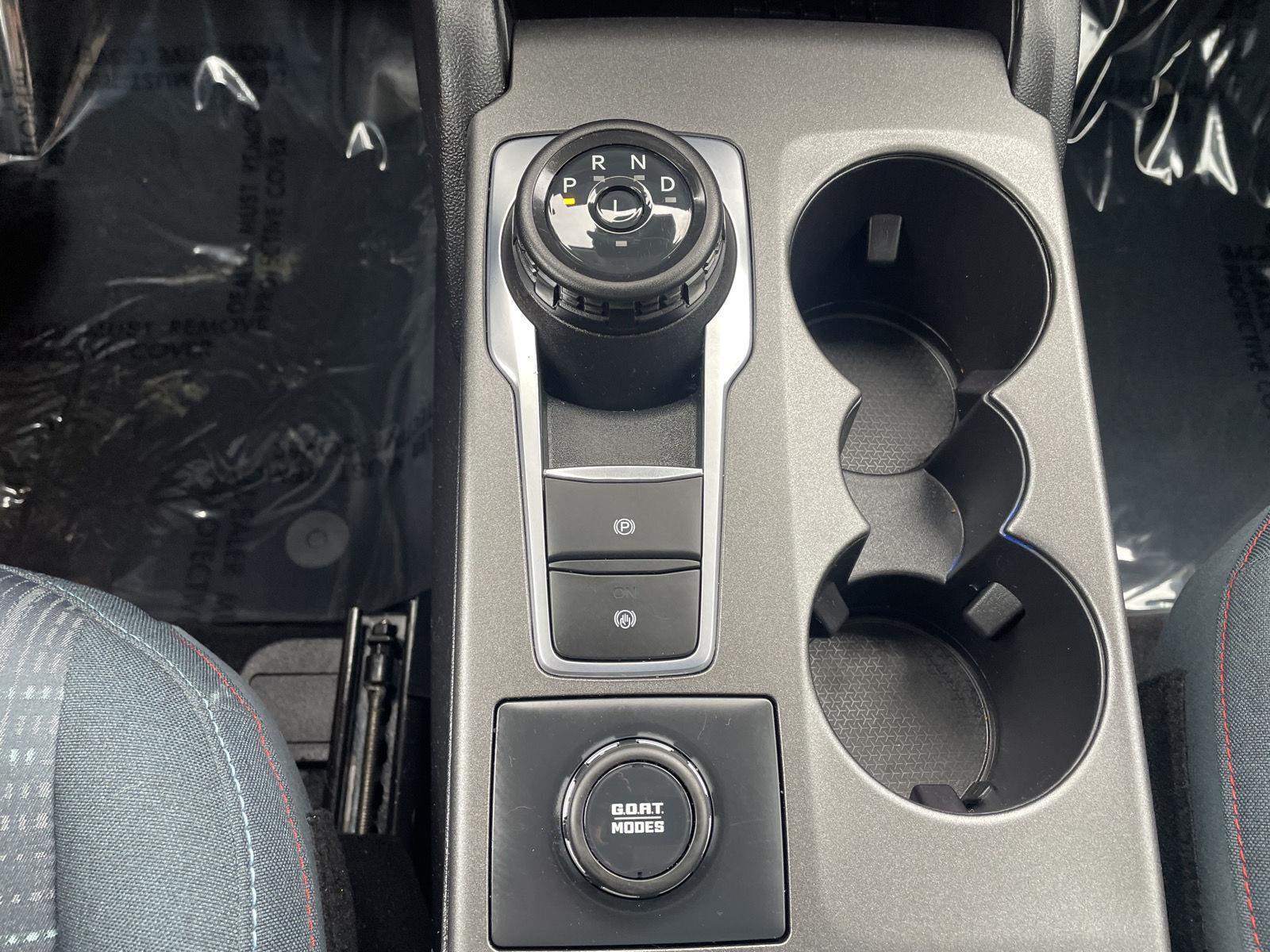 Vehicle photo 28