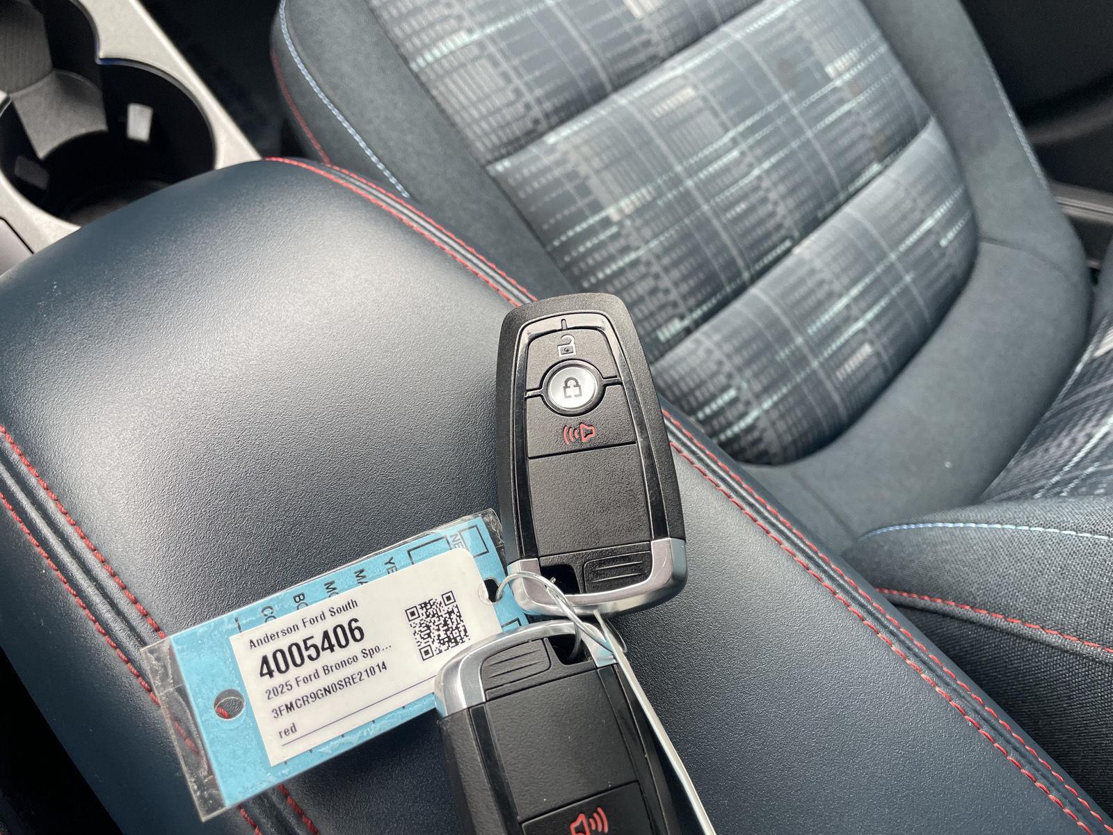 Vehicle photo 35