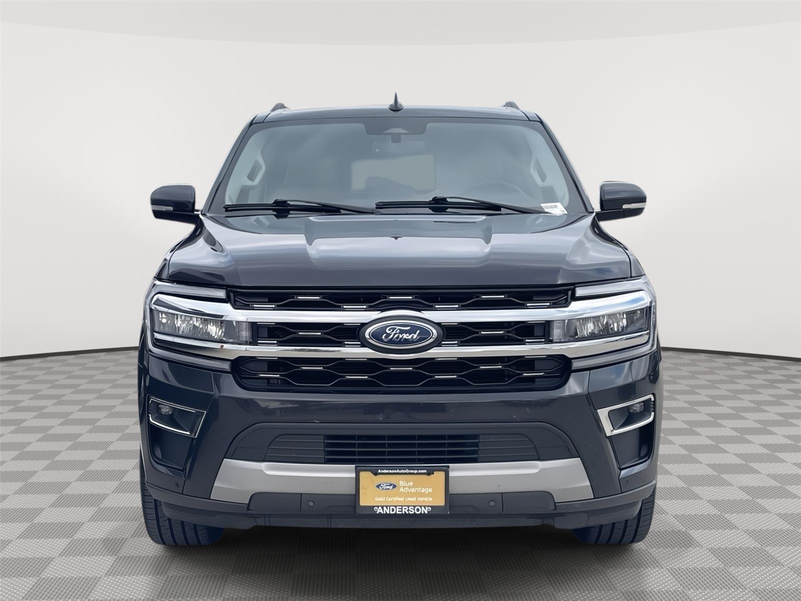 Vehicle photo 4