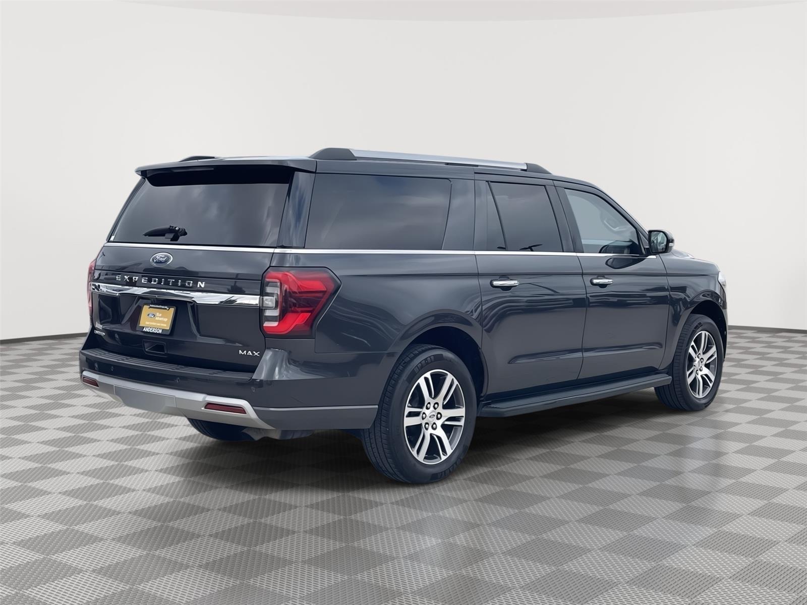 Vehicle photo 7