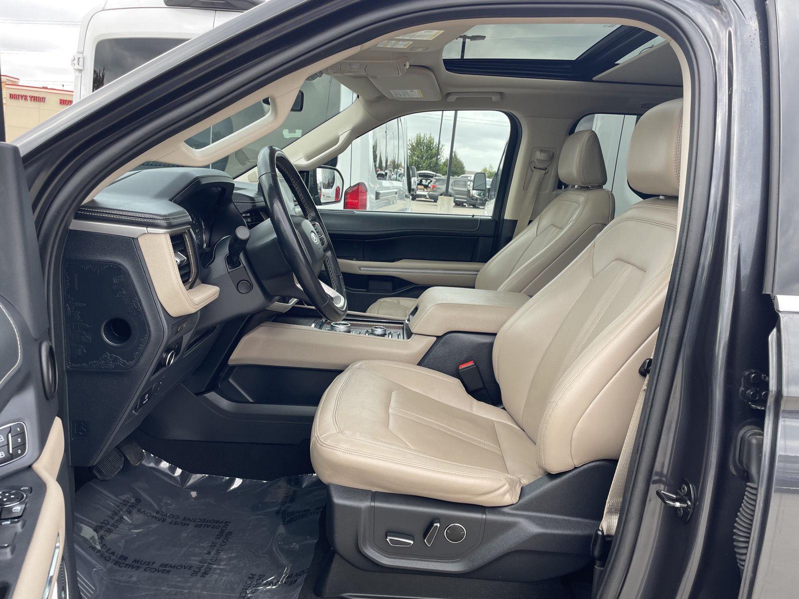 Vehicle photo 17