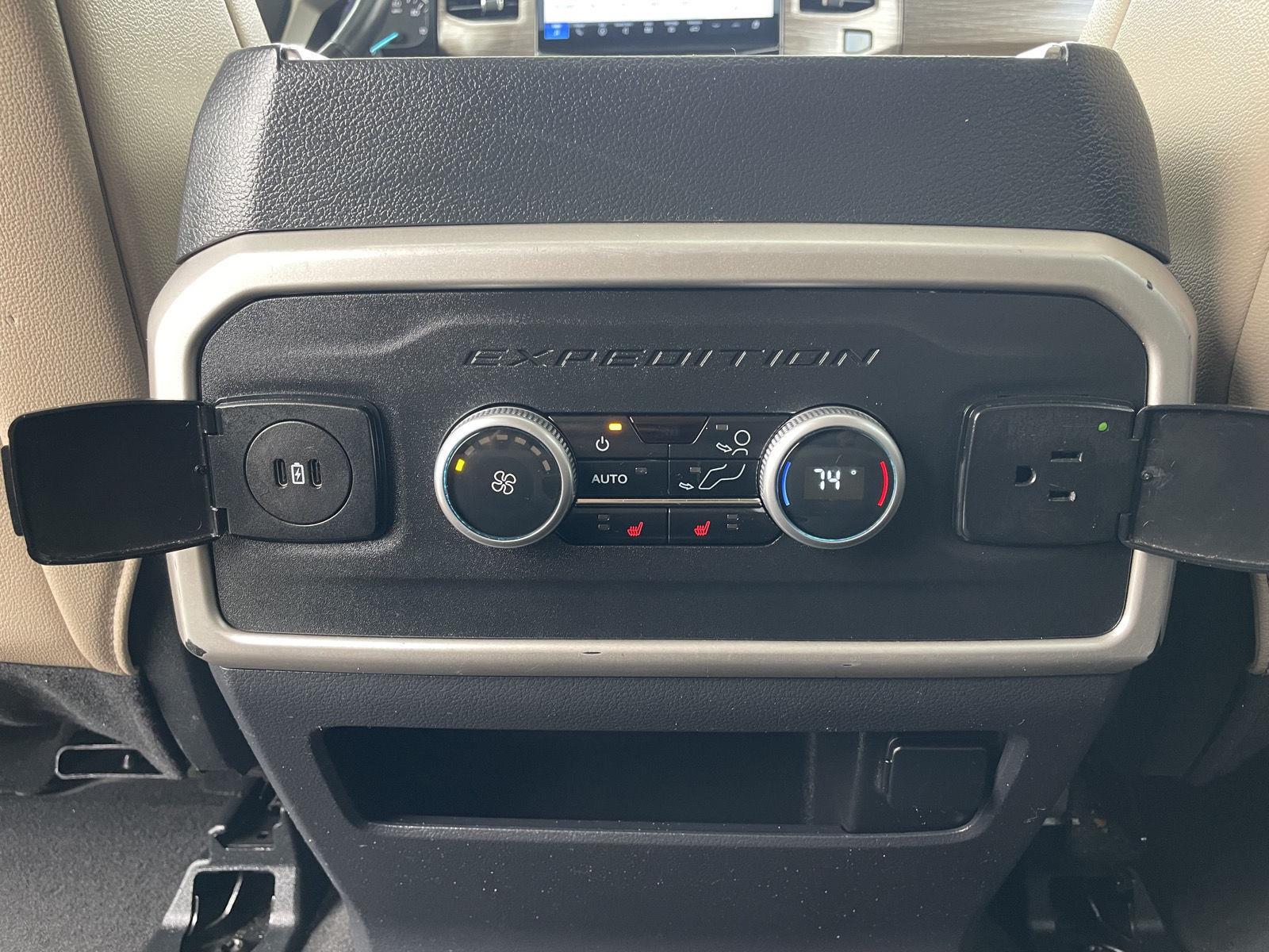 Vehicle photo 21