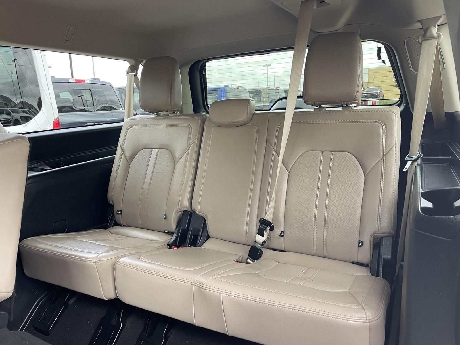 Vehicle photo 22