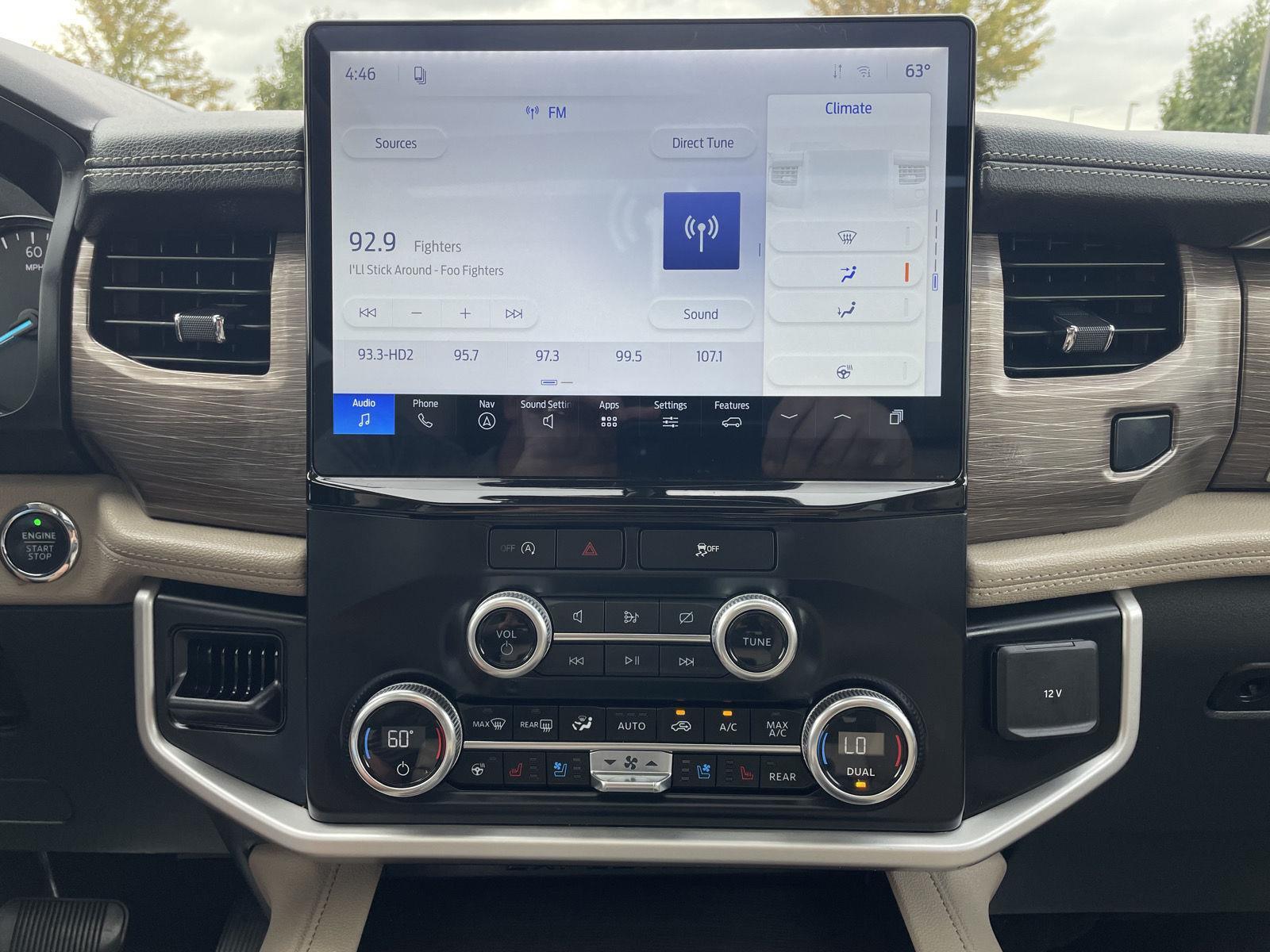 Vehicle photo 25