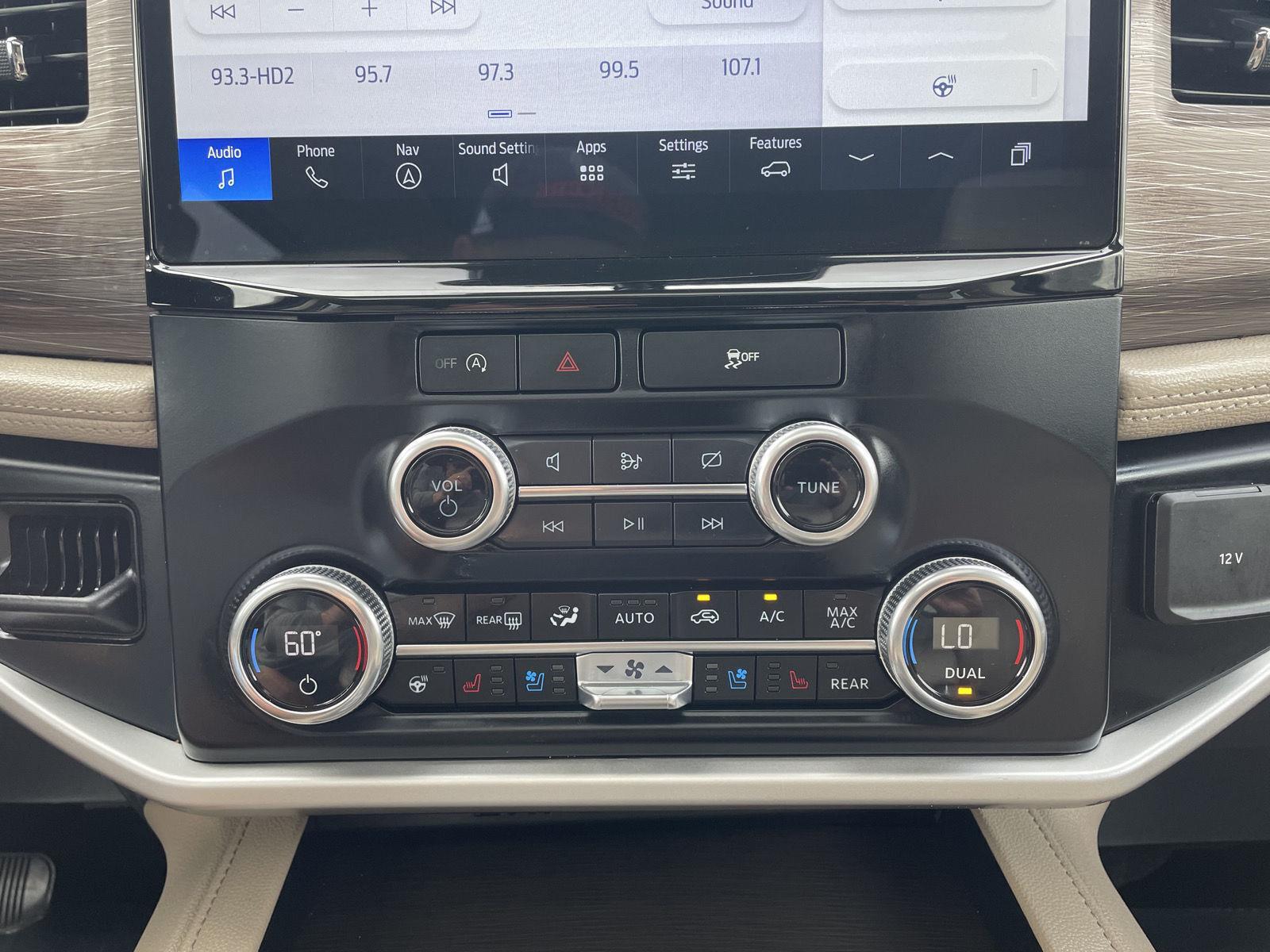Vehicle photo 29