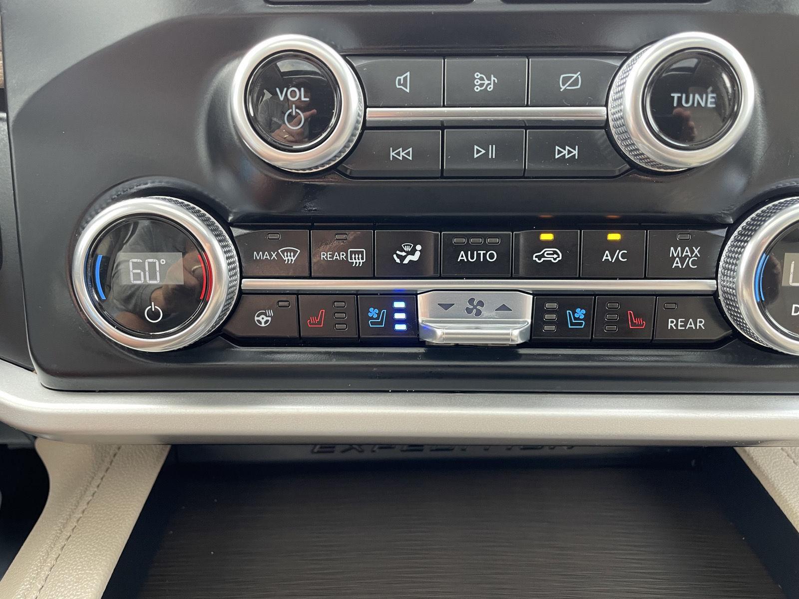 Vehicle photo 31