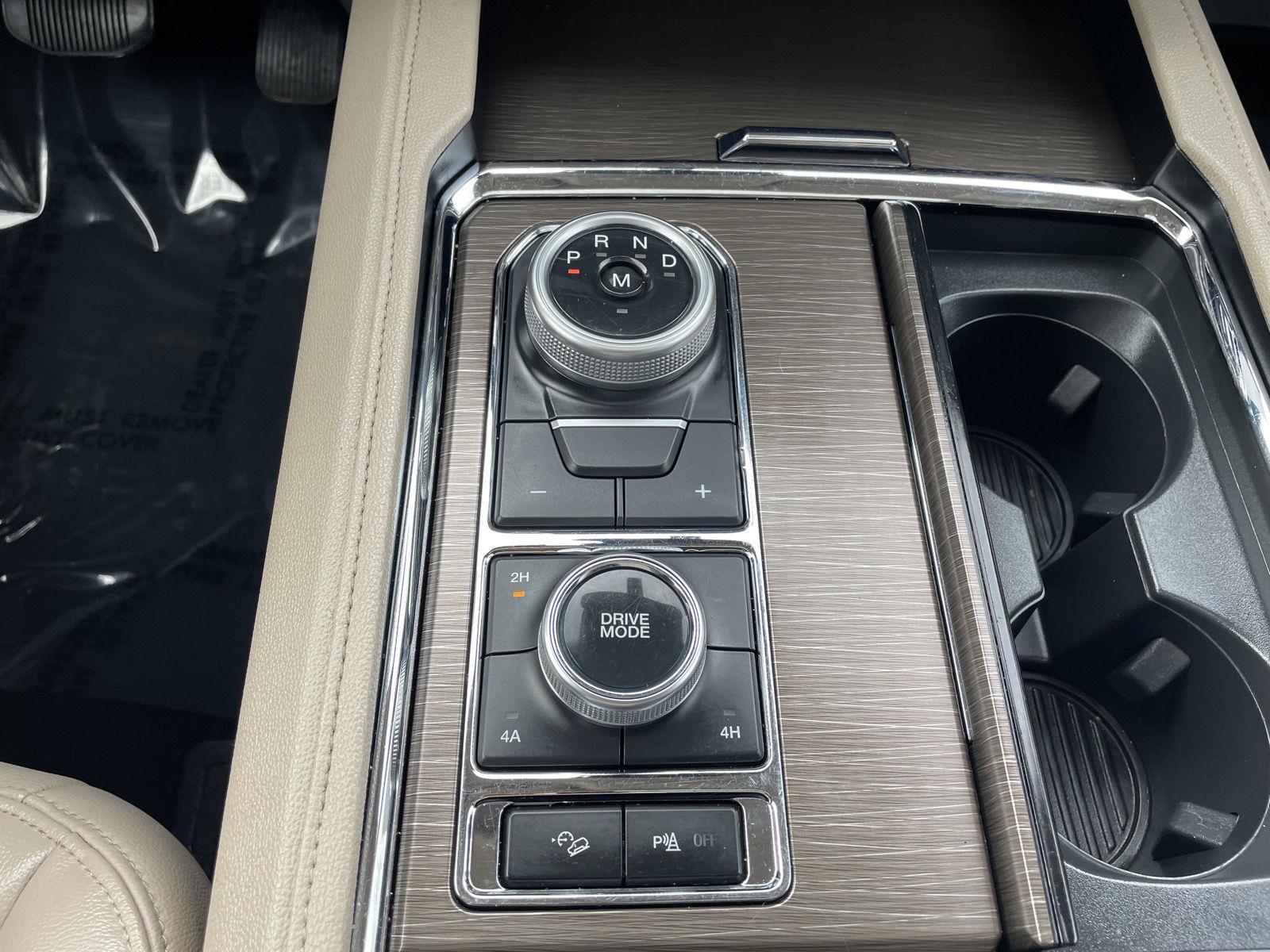 Vehicle photo 34
