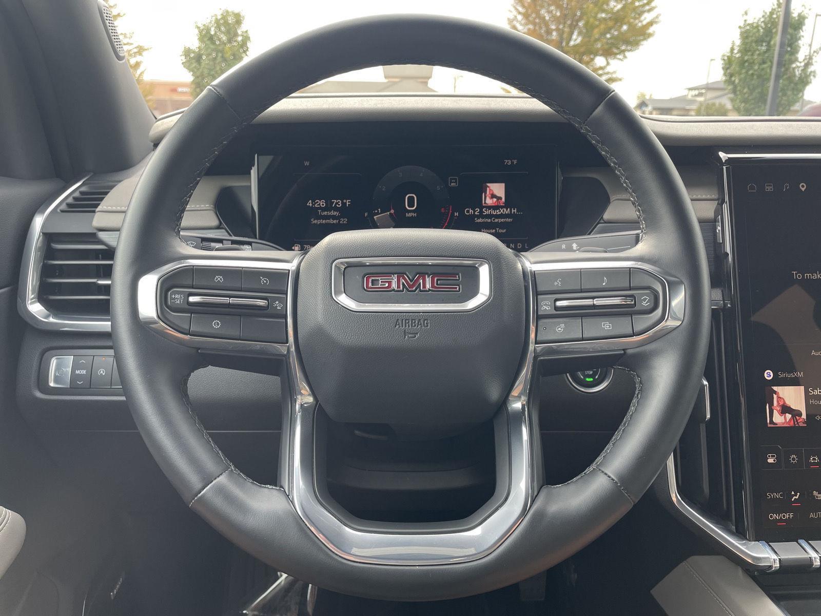 Vehicle photo 12