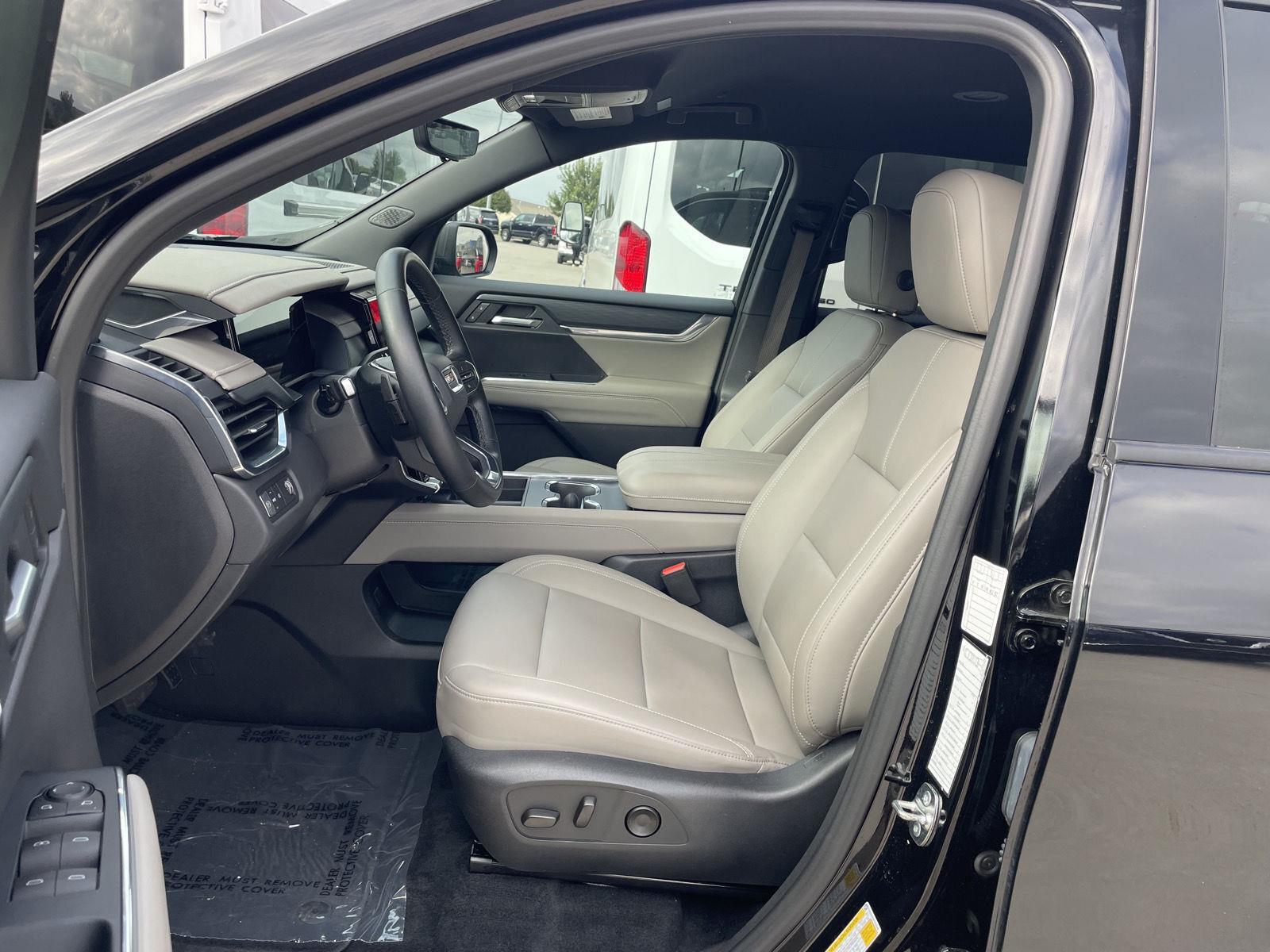 Vehicle photo 16