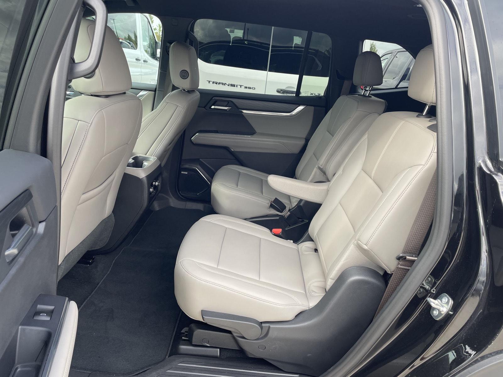 Vehicle photo 19