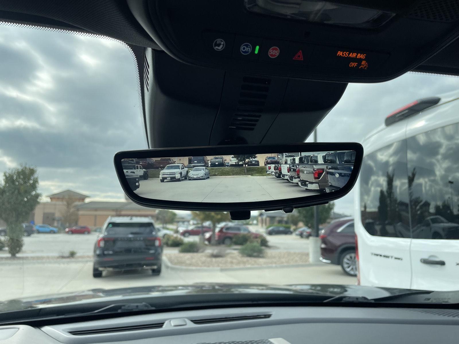 Vehicle photo 22