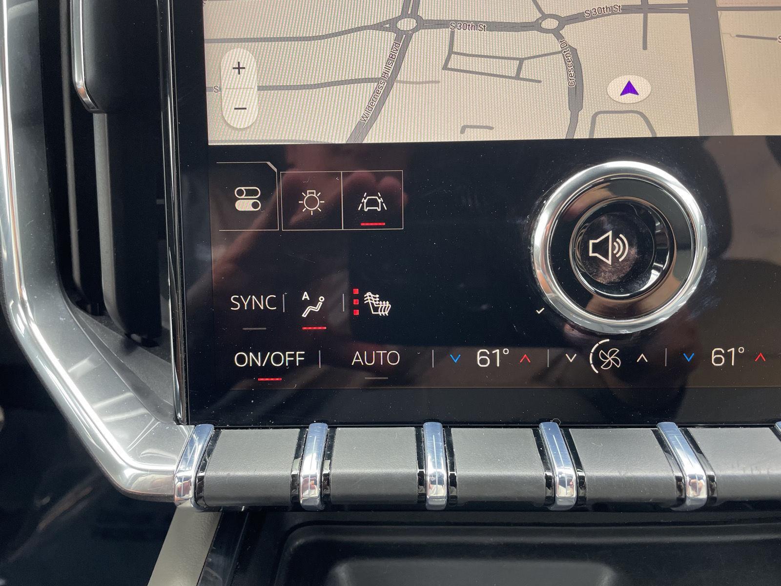 Vehicle photo 29