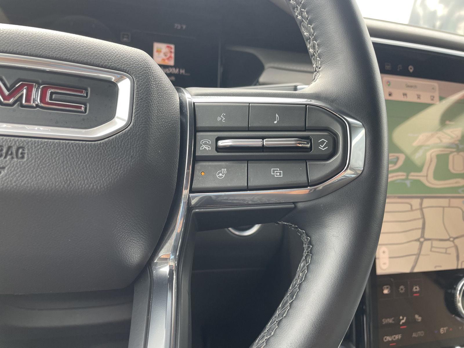 Vehicle photo 30