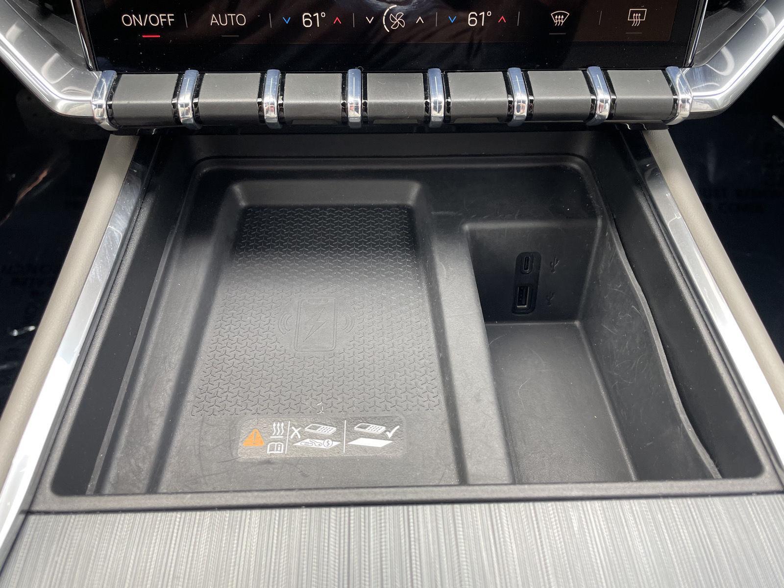 Vehicle photo 31