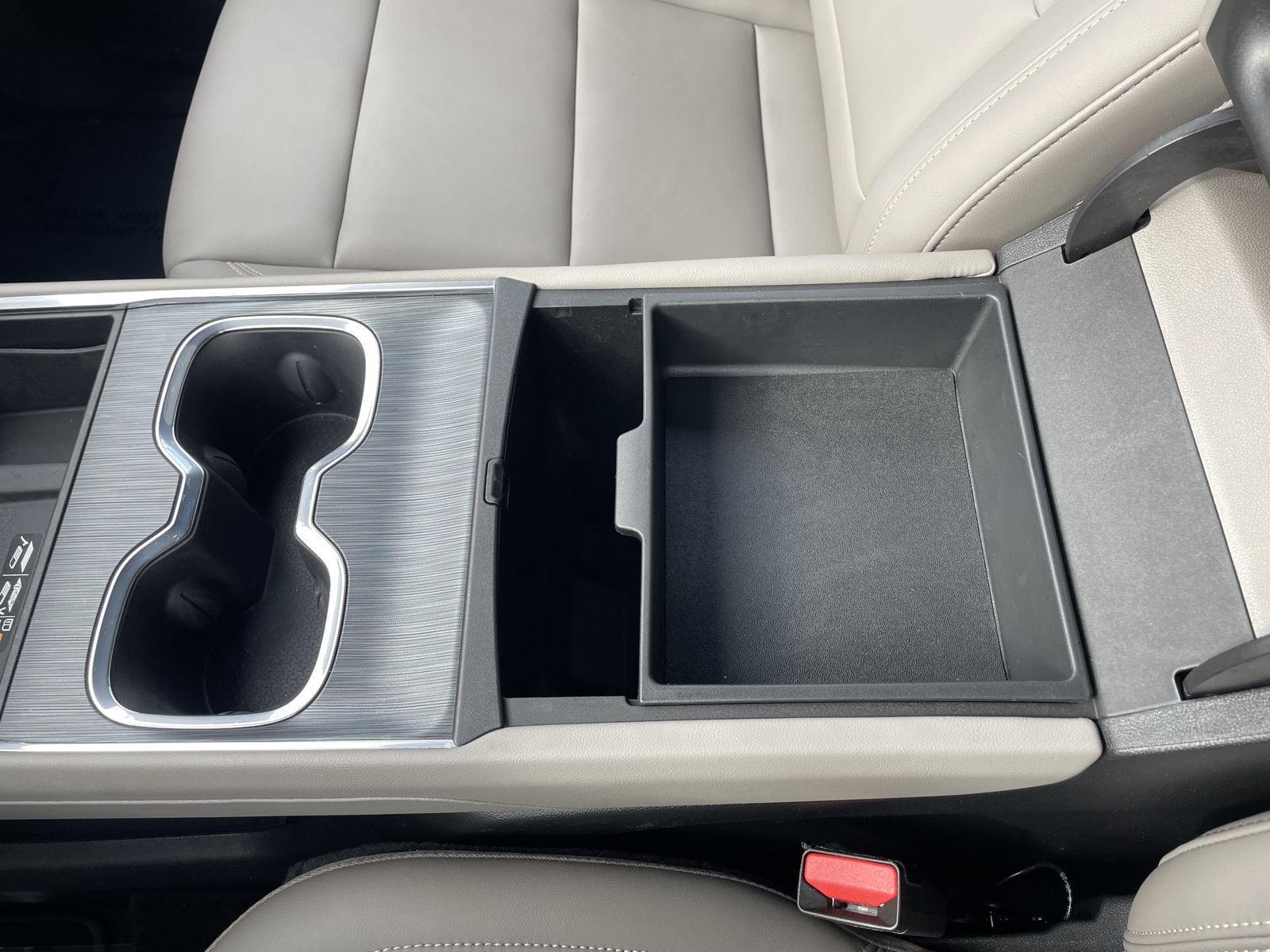 Vehicle photo 34