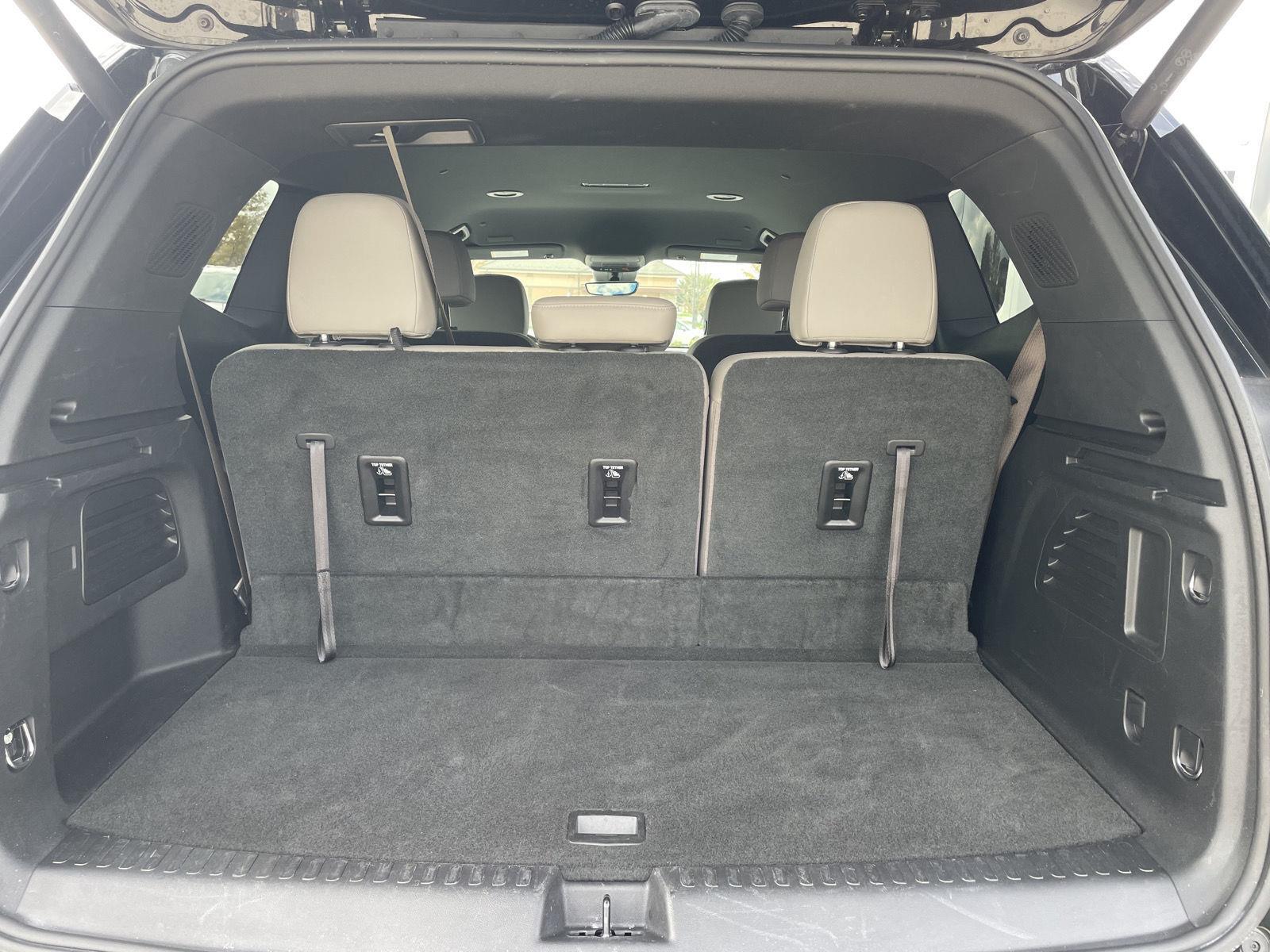 Vehicle photo 38