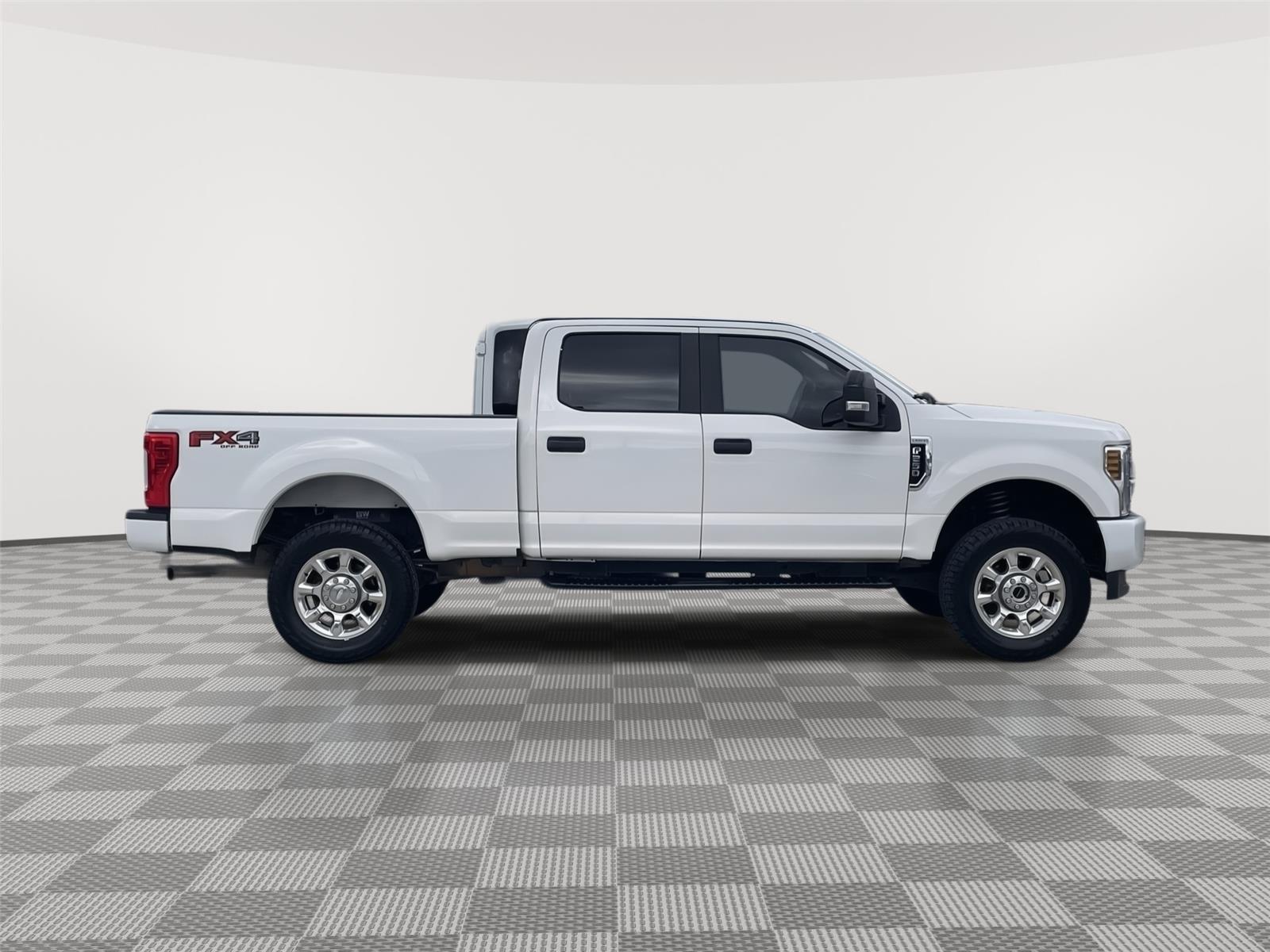 Vehicle photo 6