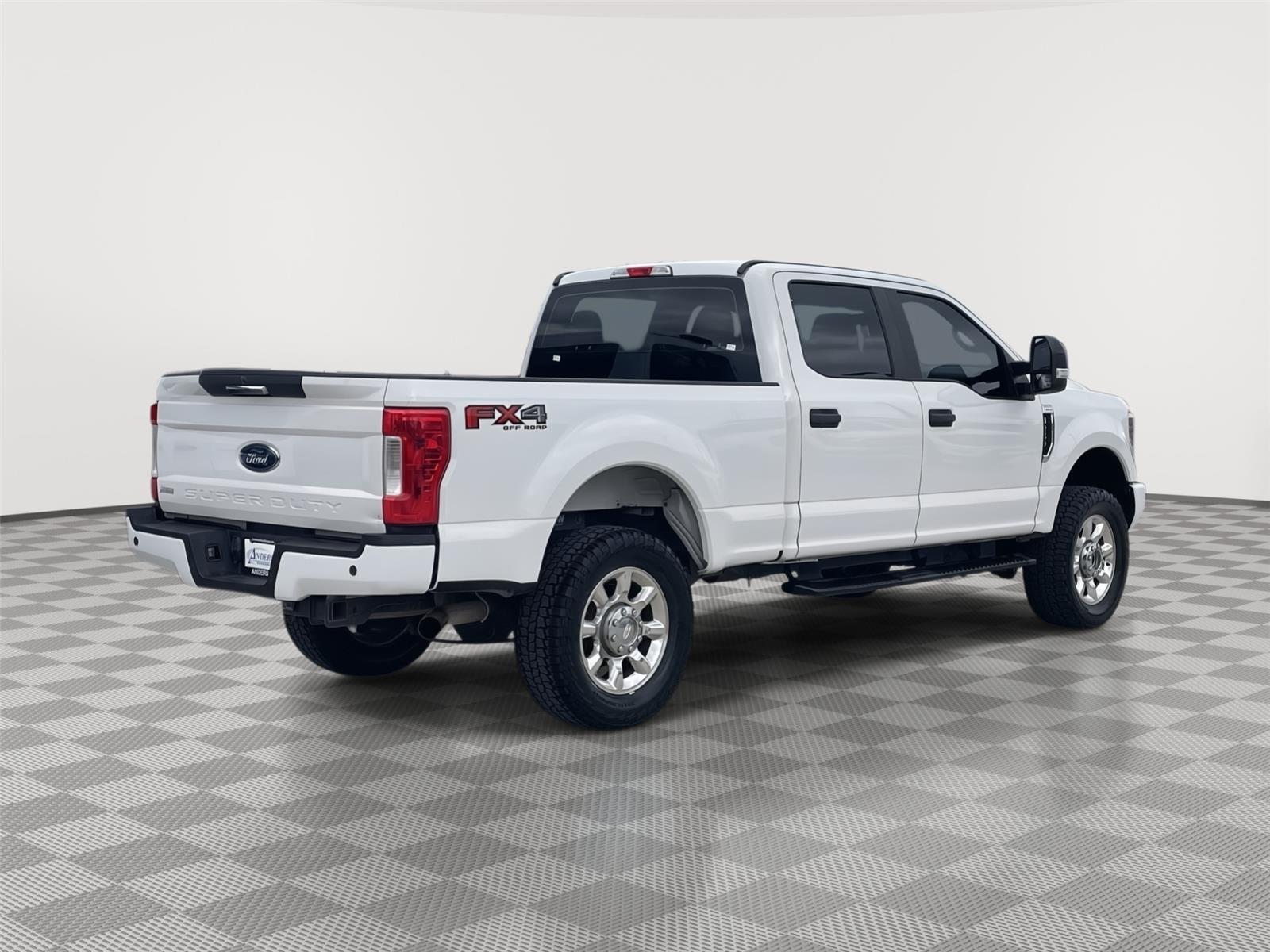 Vehicle photo 7