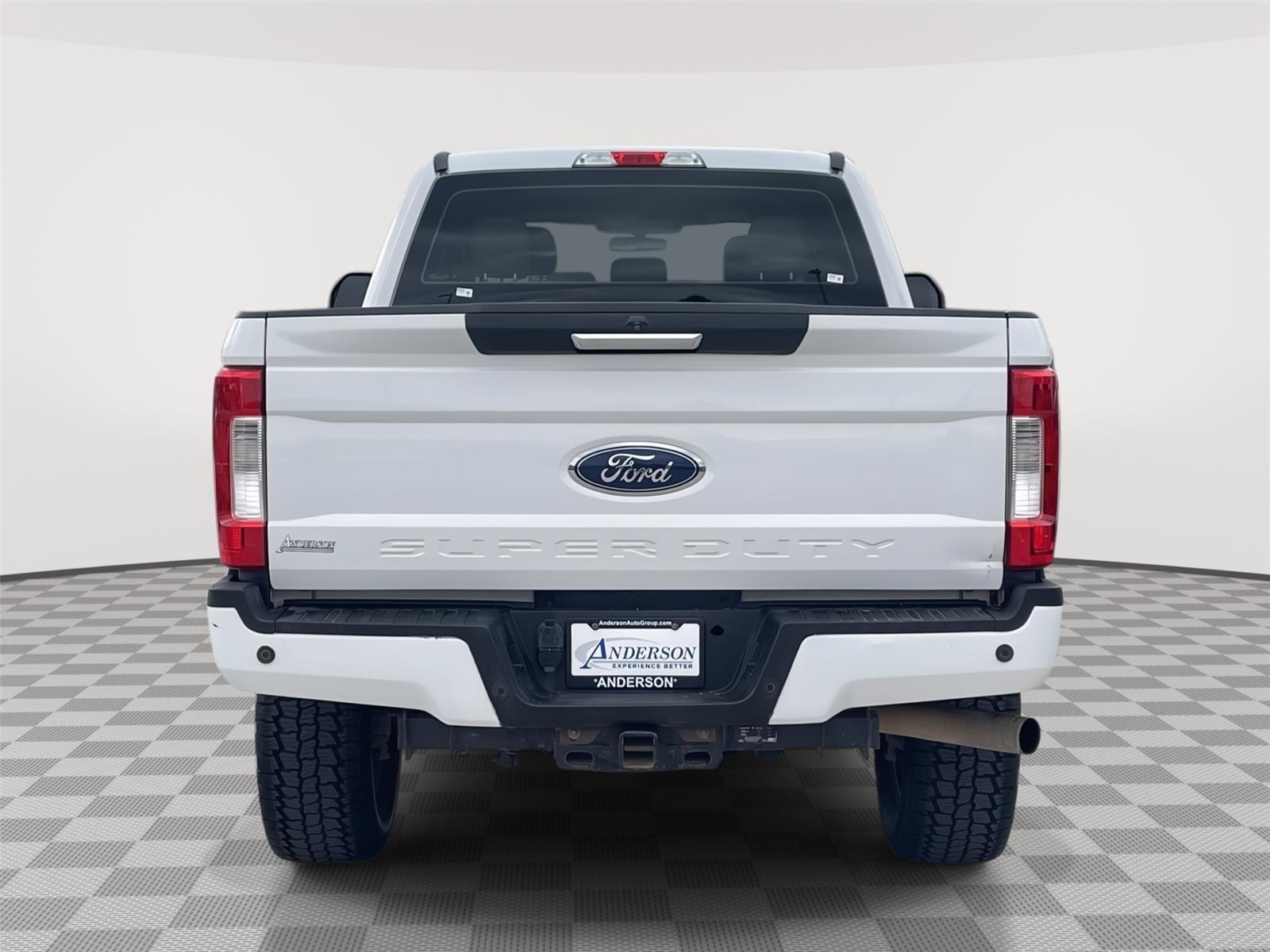 Vehicle photo 8